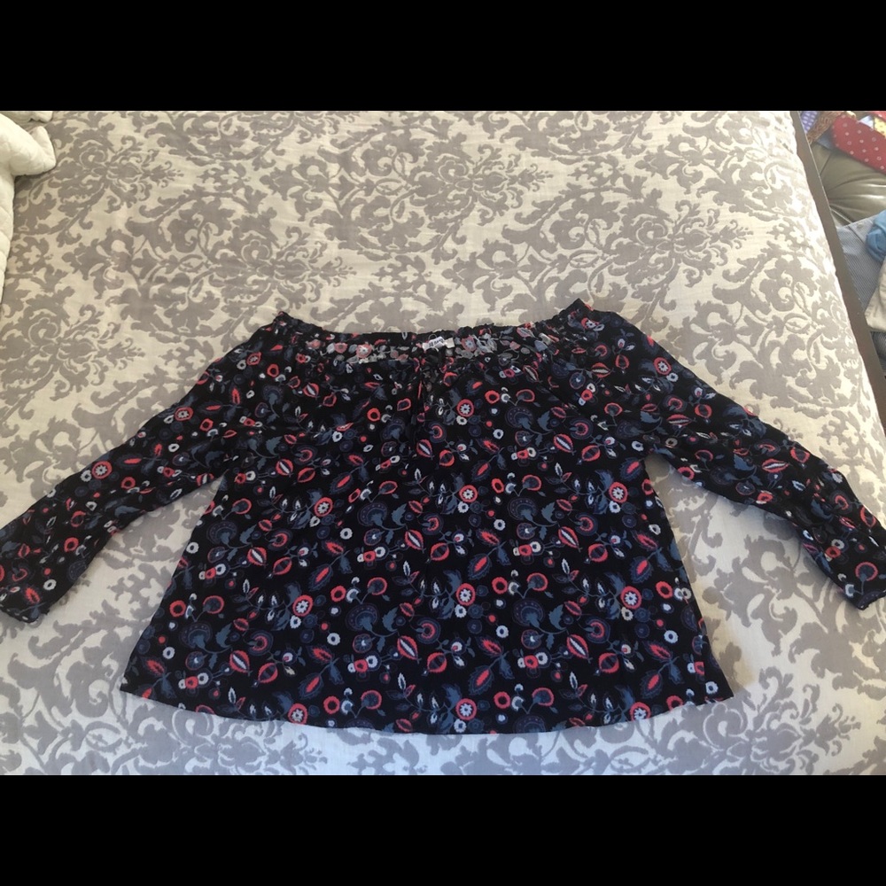 BB Dakota off the shoulder top